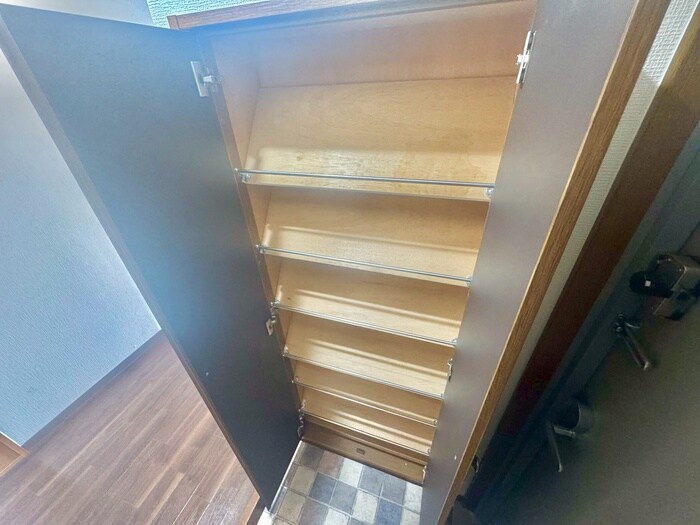 物件内観写真12　(靴箱)