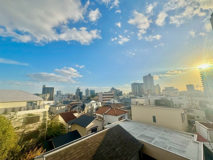 物件内観写真14　(室内からの展望)