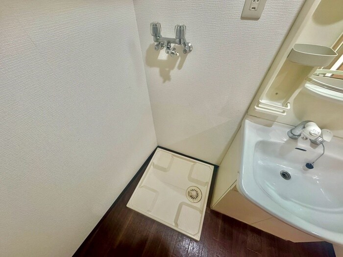 物件内観写真15　(洗濯機置場)