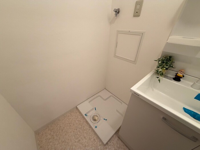 物件内観写真15　(洗濯機置場)