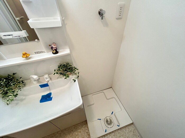 物件内観写真15　(洗濯機置場)