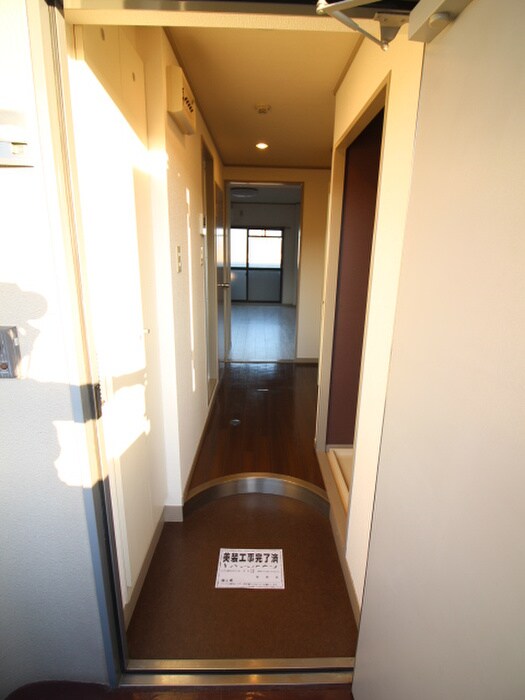 物件内観写真7　(玄関)