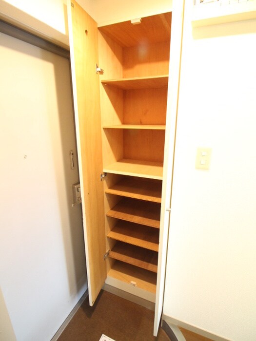 物件内観写真8　(靴箱)