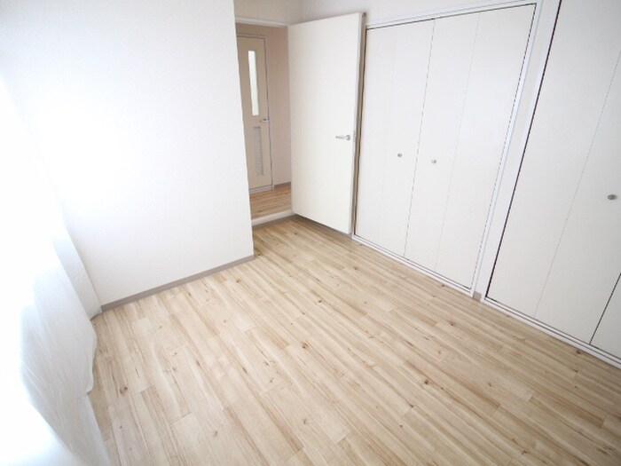 物件内観写真10　(居室)