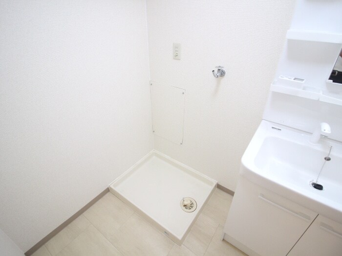 物件内観写真18　(洗濯機置場)