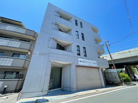 シャトレカルマン外観写真