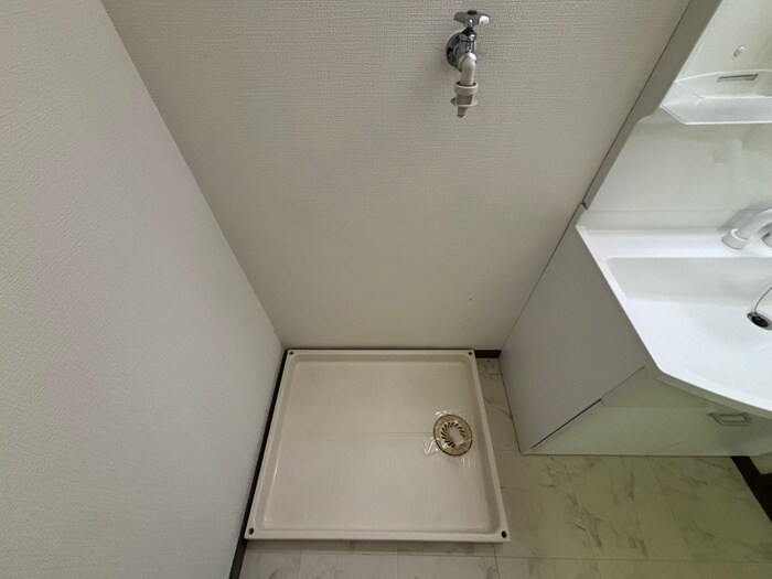 物件内観写真14　(洗濯機置場)