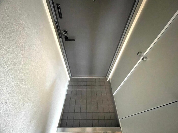物件内観写真16　(玄関)