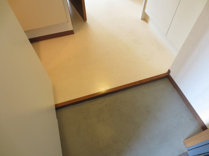物件内観写真7　(玄関)