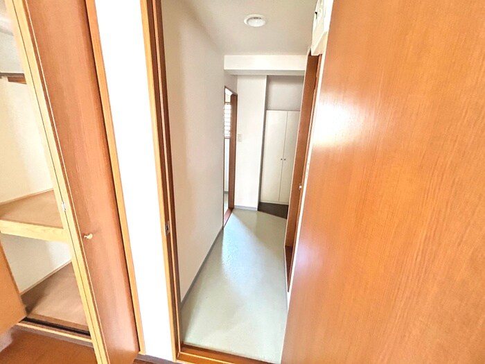 物件内観写真18　(廊下)
