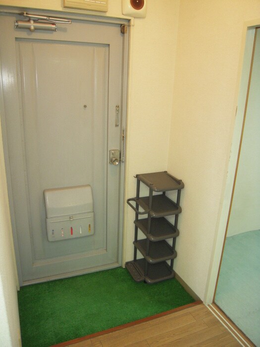 物件内観写真11　(玄関)