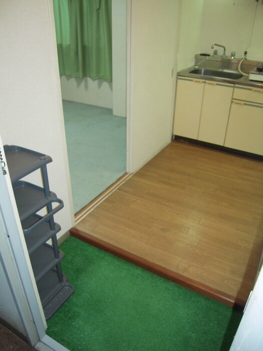 物件内観写真12　(玄関)