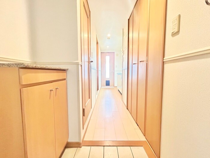 物件内観写真9　(廊下)