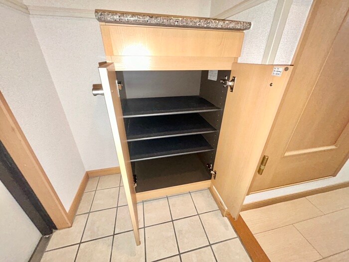 物件内観写真16　(靴箱)