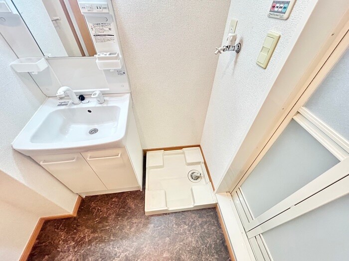 物件内観写真19　(洗濯機置場)