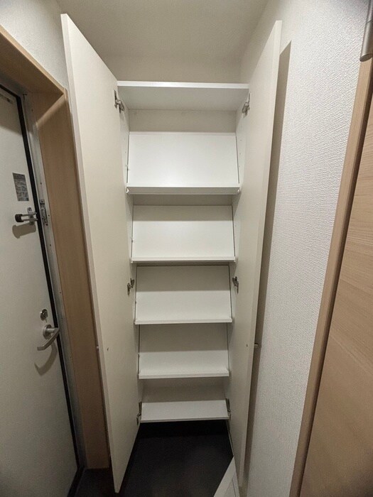 物件内観写真13　(靴箱)
