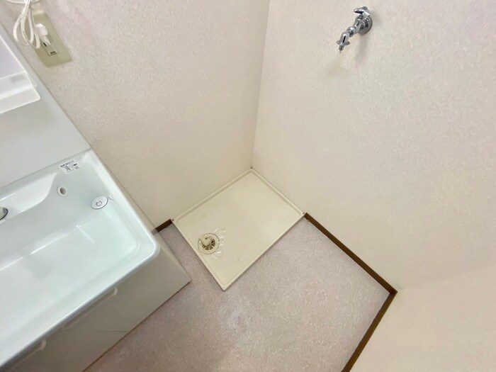 物件内観写真13　(洗濯機置場)