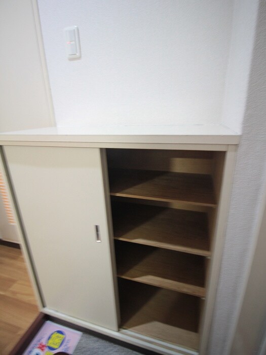 物件内観写真8　(靴箱)