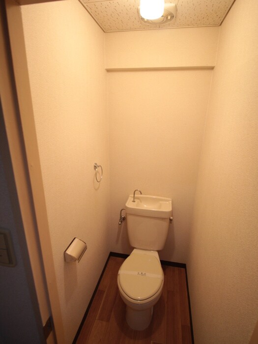 物件内観写真9　(トイレ)