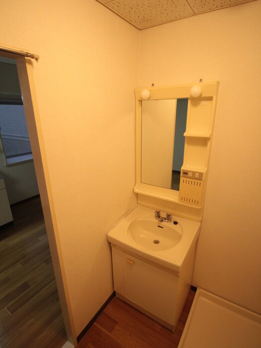 物件内観写真11　(洗面)