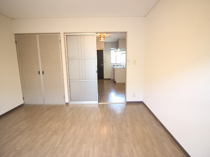 物件内観写真6　(居室)