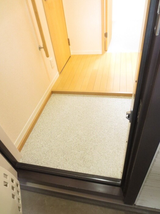 物件内観写真7　(玄関)