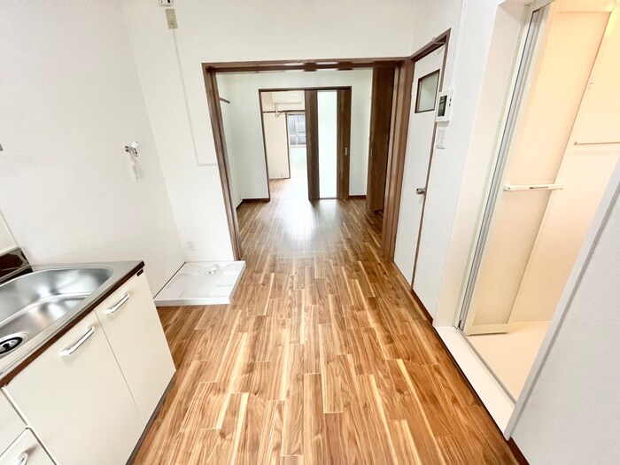 物件内観写真12　(廊下)