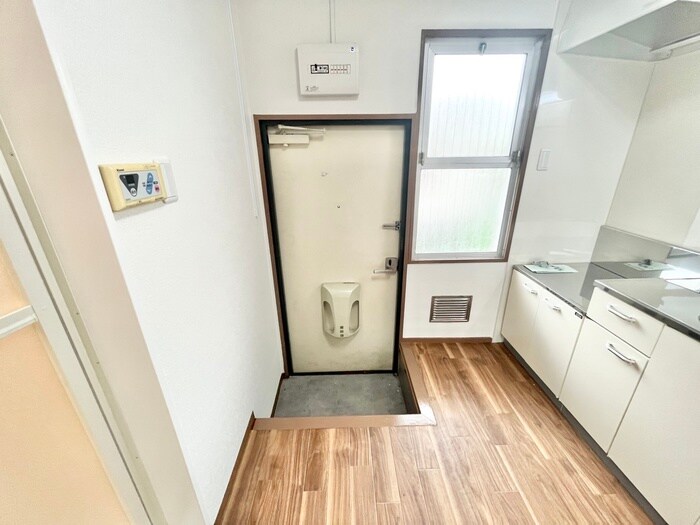 物件内観写真20　(玄関)