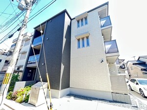 クローネ西院外観写真