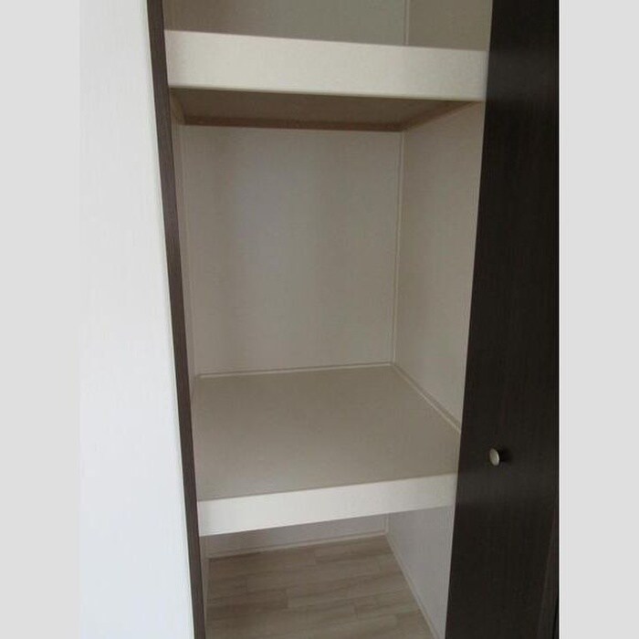 物件内観写真13　(収納)