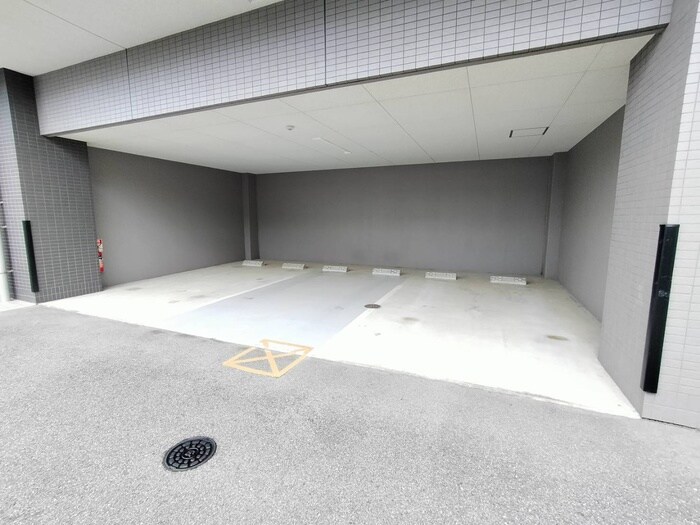 物件外観写真4　(駐車場)