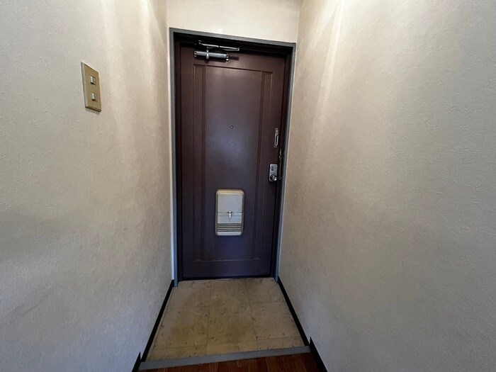 物件内観写真7　(玄関)