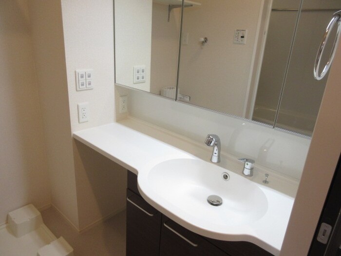 物件内観写真13　(洗面)