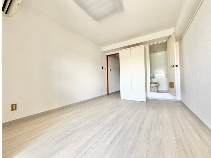 物件内観写真8　(居室)