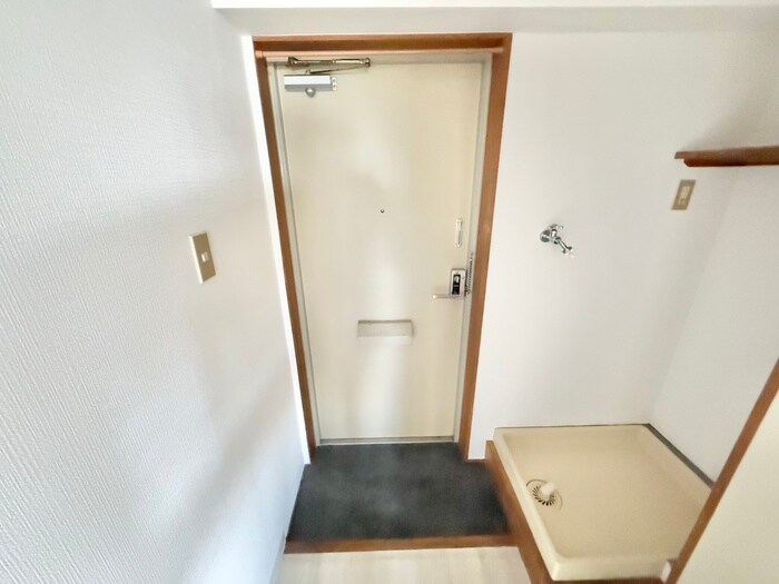 物件内観写真16　(玄関)