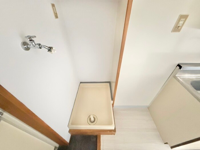 物件内観写真18　(洗濯機置場)