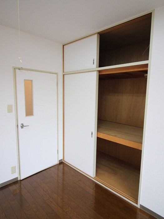 物件内観写真15　(収納)