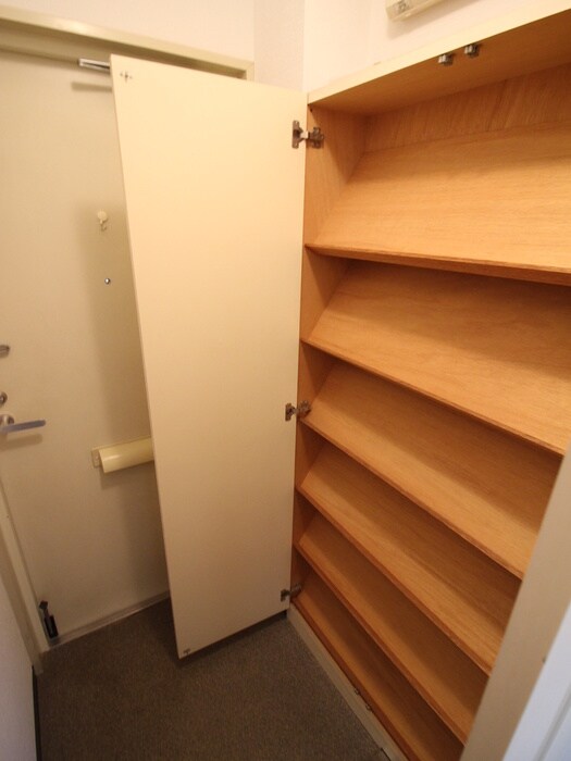 物件内観写真18　(靴箱)