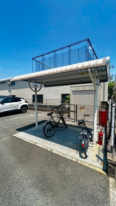 物件外観写真5　(駐輪場)