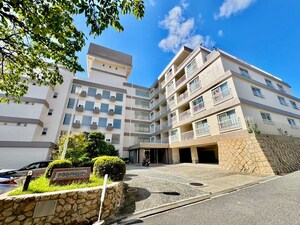 芦屋ロイヤルハイツ（２１０）外観写真