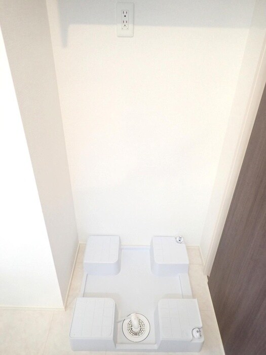 物件内観写真12　(洗濯機置場)