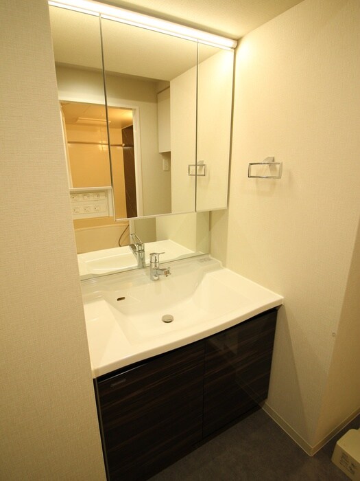 物件内観写真11　(洗面)