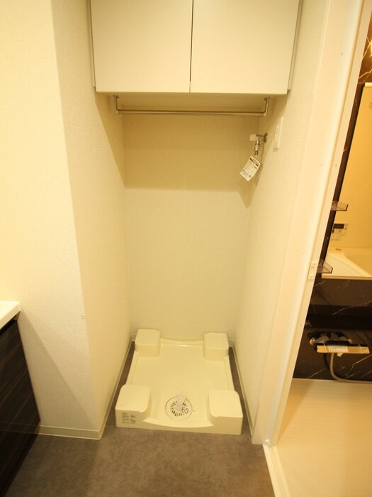 物件内観写真12　(洗濯機置場)