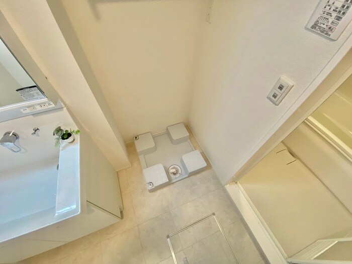 物件内観写真13　(洗濯機置場)