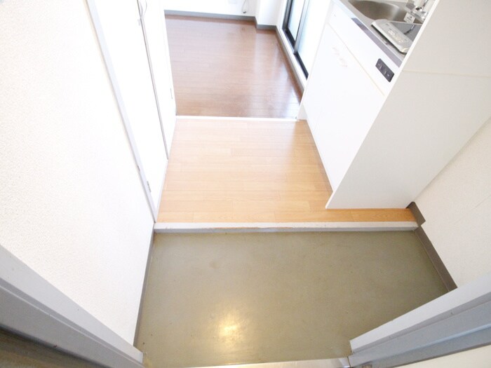 物件内観写真12　(玄関)