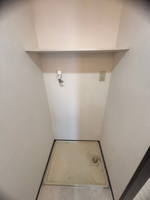 物件内観写真10　(洗濯機置場)