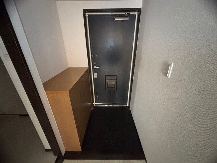 物件内観写真12　(玄関)