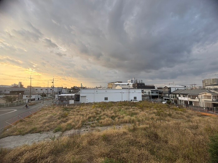 物件内観写真22　(室内からの展望)