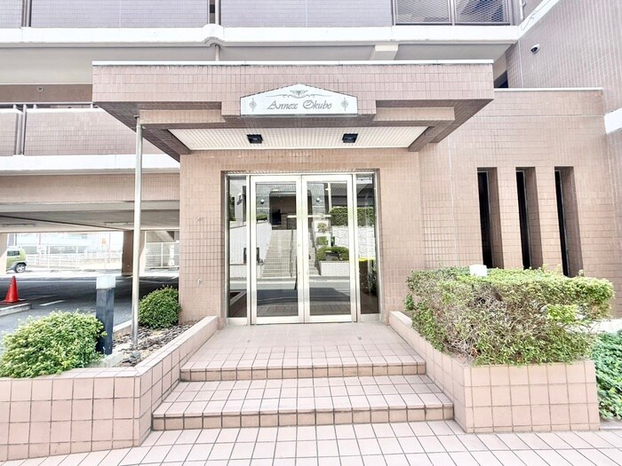 物件外観写真4　(エントランス部分)