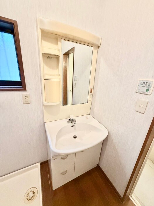 物件内観写真7　(洗面)